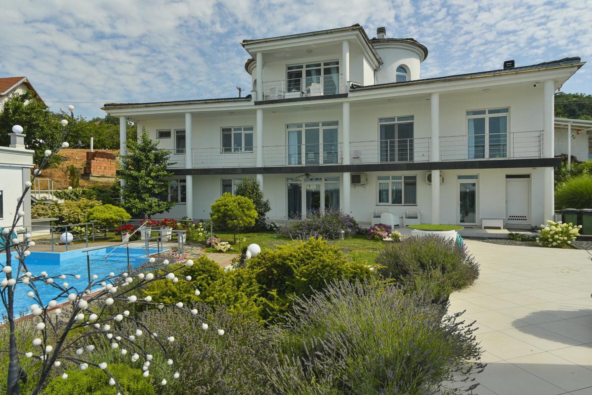 Apartments Villa Graf Смедерево Экстерьер фото