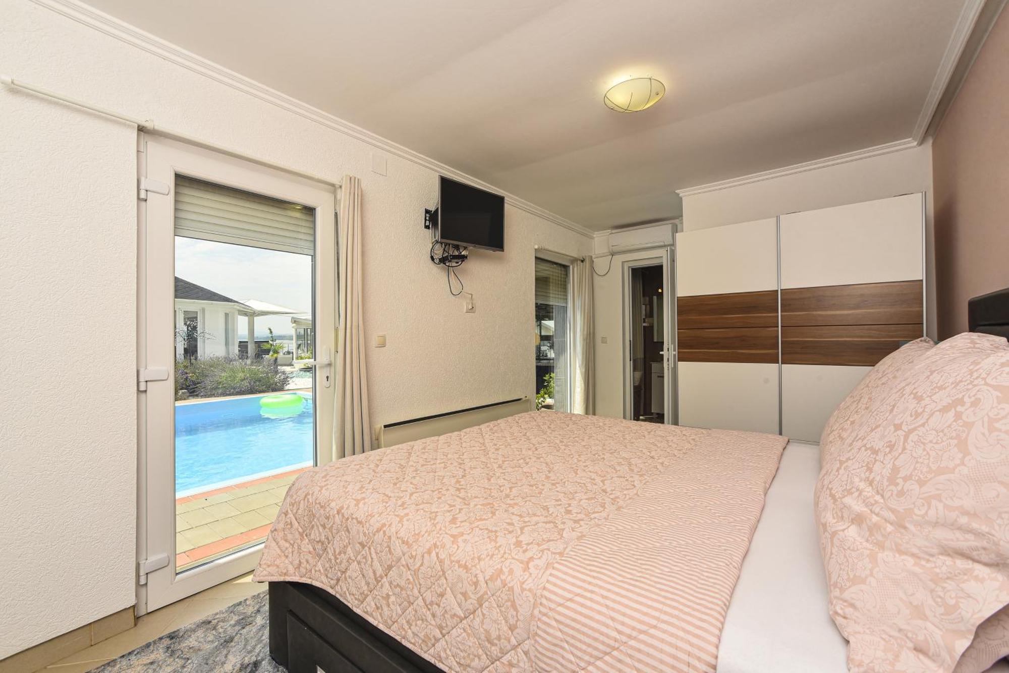 Apartments Villa Graf Смедерево Экстерьер фото